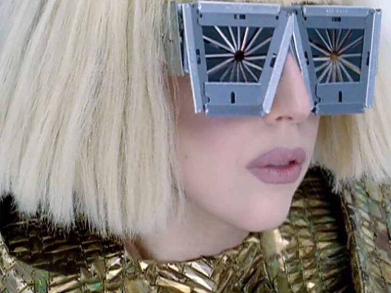 آهنگ انگلیسی Bad Romance از Lady Gaga به همراه متن و ترجمه مجزا