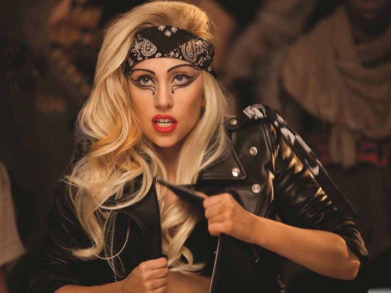 آهنگ انگلیسی Judas از Lady Gaga به همراه متن و ترجمه مجزا