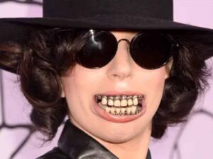 آهنگ انگلیسی Teeth از Lady Gaga به همراه متن و ترجمه مجزا