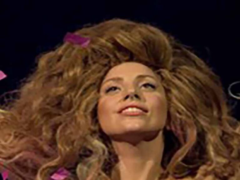 آهنگ انگلیسی Venus از Lady Gaga به همراه متن و ترجمه مجزا