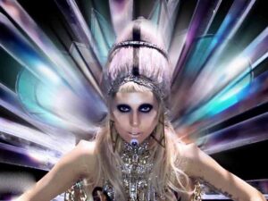 آهنگ انگلیسی Born This Way از Lady Gaga به همراه متن و ترجمه مجزا