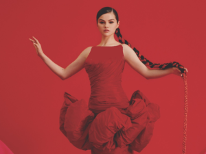 آهنگ اسپانیایی Buscando amor از Selena Gomez به همراه متن و ترجمه مجزا