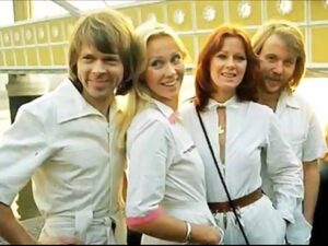 آهنگ انگلیسی Money, Money, Money از ABBA به همراه متن و ترجمه مجزا