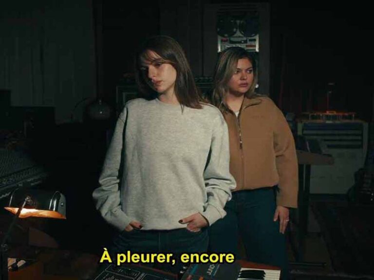 آهنگ فرانسوی Je me demande از Adèle Castillon و Louane به همراه متن و ترجمه مجزا