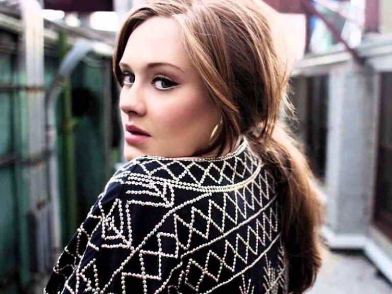 آهنگ انگلیسی He Won’t Go از Adele به همراه متن و ترجمه مجزا