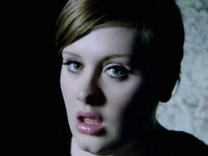 آهنگ انگلیسی Cold Shoulder از Adele به همراه متن و ترجمه مجزا