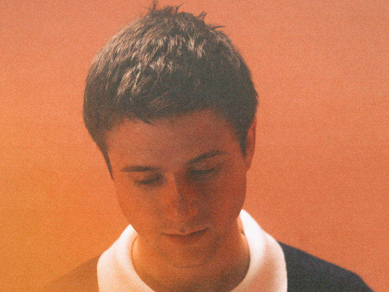 آهنگ انگلیسی Devil Doesn’t Bargain از Alec Benjamin به همراه متن و ترجمه مجزا