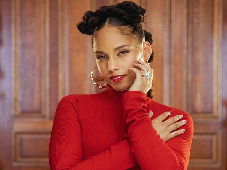 آهنگ انگلیسی  Happy Xmas (War Is Over) از Alicia Keys به همراه متن و ترجمه مجزا