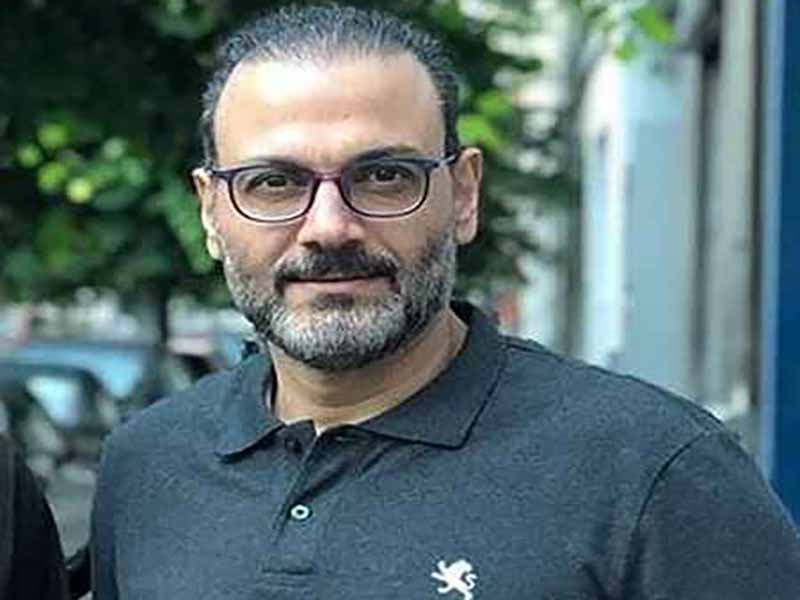 آهنگ “دوستت دارم” از علیرضا قربانی با متن و ترجمه انگلیسی مجزا