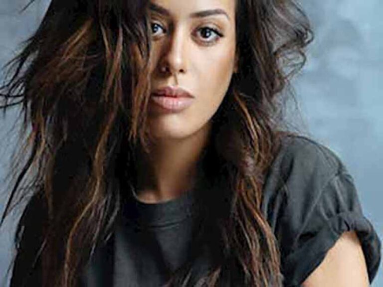 آهنگ فرانسوی Demain از Amel Bent به همراه متن و ترجمه مجزا