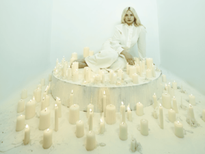 آهنگ انگلیسی I’m Fine از Ashe به همراه متن و ترجمه مجزا