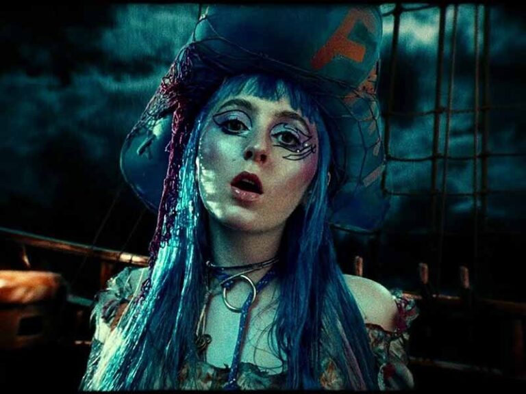 آهنگ انگلیسی Deal With It از Ashnikko به همراه متن و ترجمه مجزا