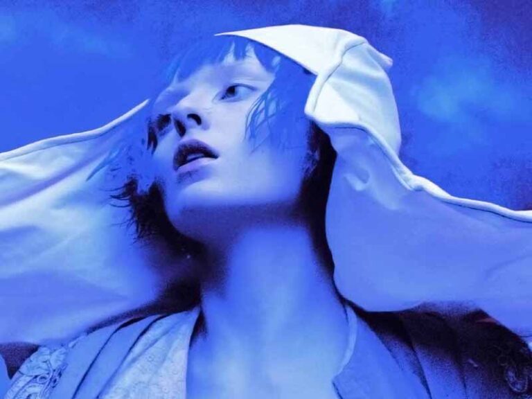 آهنگ انگلیسی Worms از Ashnikko به همراه متن و ترجمه مجزا