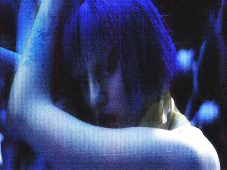 آهنگ انگلیسی Super Soaker از Ashnikko به همراه متن و ترجمه مجزا