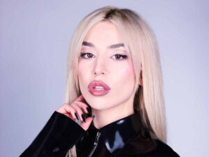 آهنگ انگلیسی My Oh My از Ava Max به همراه متن و ترجمه مجزا