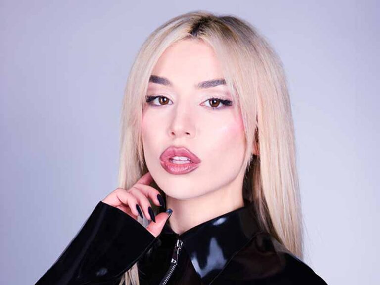 آهنگ انگلیسی My Oh My از Ava Max به همراه متن و ترجمه مجزا