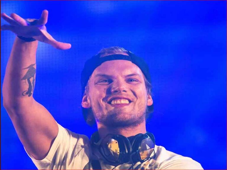 آهنگ انگلیسی Wake Me Up از Avicii به همراه متن و ترجمه مجزا