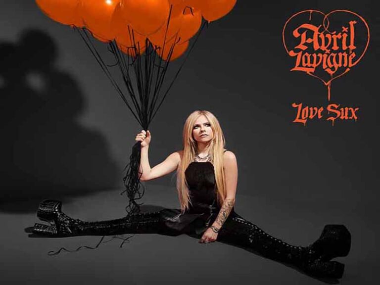 آهنگ انگلیسی Avalanche از Avril Lavigne به همراه متن و ترجمه مجزا