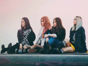 آهنگ کره‌ای Stay از BLACKPINK به همراه متن و ترجمه مجزا