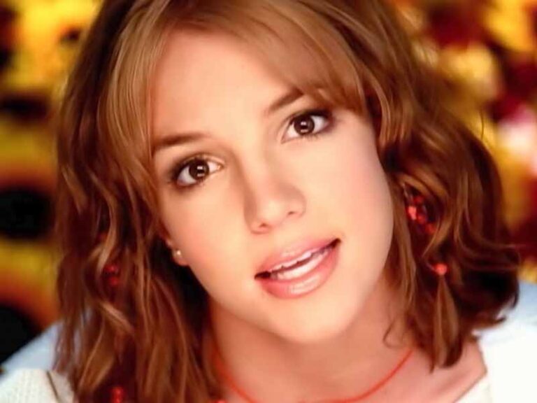 آهنگ انگلیسی From the Bottom of My Broken Heart از Britney Spears به همراه متن و ترجمه مجزا