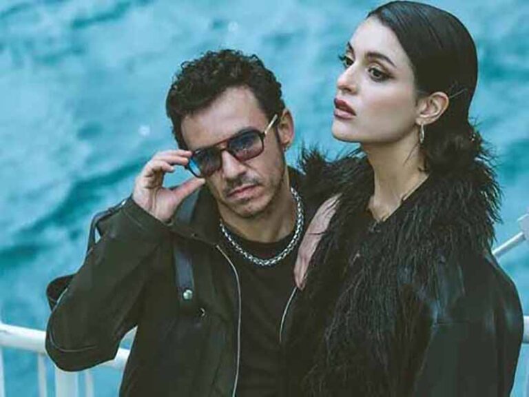 آهنگ ترکی İSTANBUL BİLE از Buray و Sena Şahin به همراه متن و ترجمه مجزا