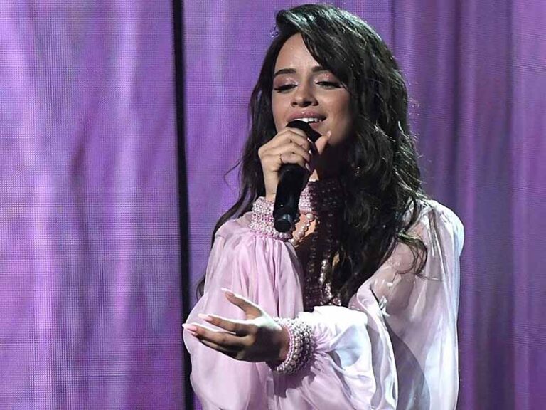 آهنگ انگلیسی First Man از Camila Cabello به همراه متن و ترجمه مجزا