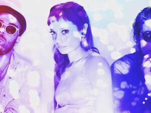 آهنگ انگلیسی Evening Star از Cannons به همراه متن و ترجمه مجزا