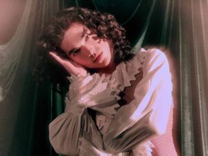 آهنگ انگلیسی Disaster از Conan Gray به همراه متن و ترجمه مجزا