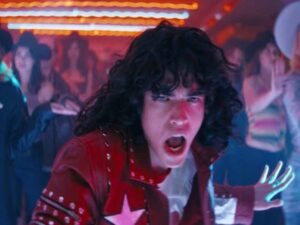 آهنگ انگلیسی Lonely Dancers از Conan Gray به همراه متن و ترجمه مجزا