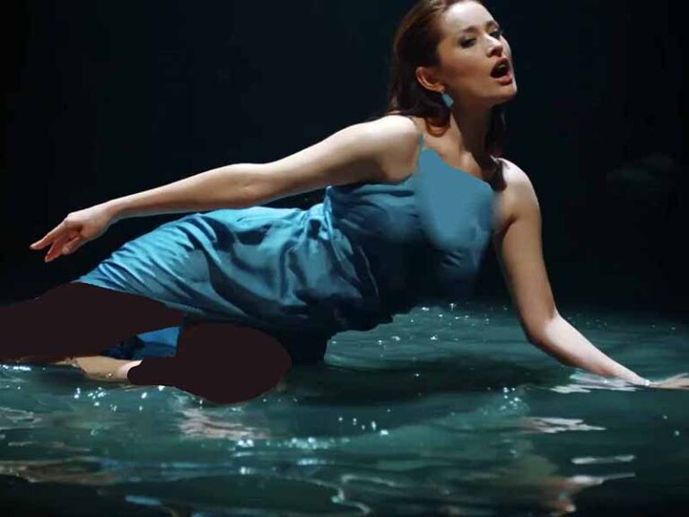 آهنگ ترکی Yallah از Elif Kaya به همراه متن و ترجمه مجزا