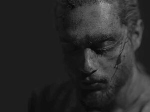 آهنگ “ای ستاره” از حامیم با متن و ترجمه انگلیسی مجزا