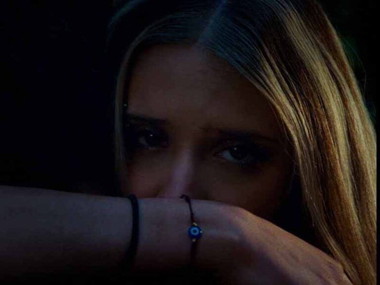 آهنگ انگلیسی Burning از Isabel LaRosa به همراه متن و ترجمه مجزا