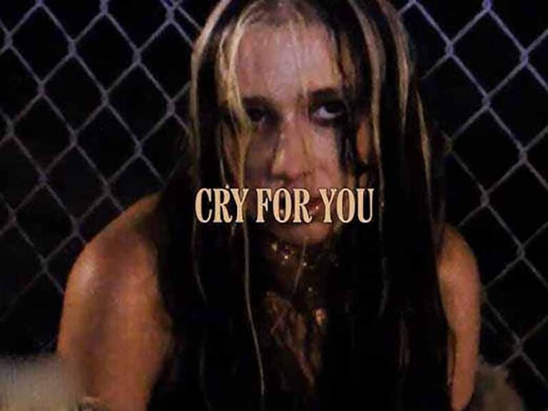 آهنگ انگلیسی Cry For You از Isabel LaRosa به همراه متن و ترجمه مجزا