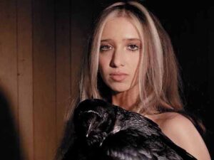 آهنگ انگلیسی Piece Of My Life از Isabel LaRosa به همراه متن و ترجمه مجزا