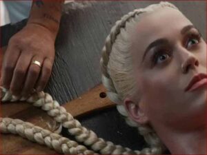 آهنگ انگلیسی Bon appétit از Katy Perry به همراه متن و ترجمه مجزا