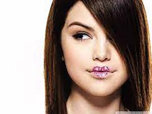 آهنگ انگلیسی Crush از Selena Gomez به همراه متن و ترجمه مجزا