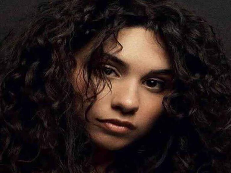آهنگ انگلیسی Middle Ground از Alessia Cara به همراه متن و ترجمه مجزا