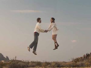 آهنگ انگلیسی Ordinary از Alex Warren به همراه متن و ترجمه مجزا