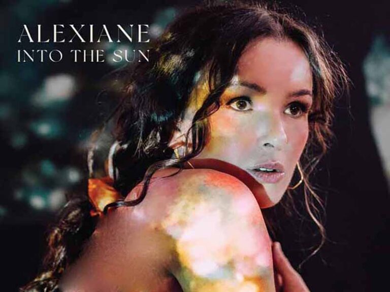 آهنگ فرانسوی Tu me manques از Alexiane به همراه متن و ترجمه مجزا