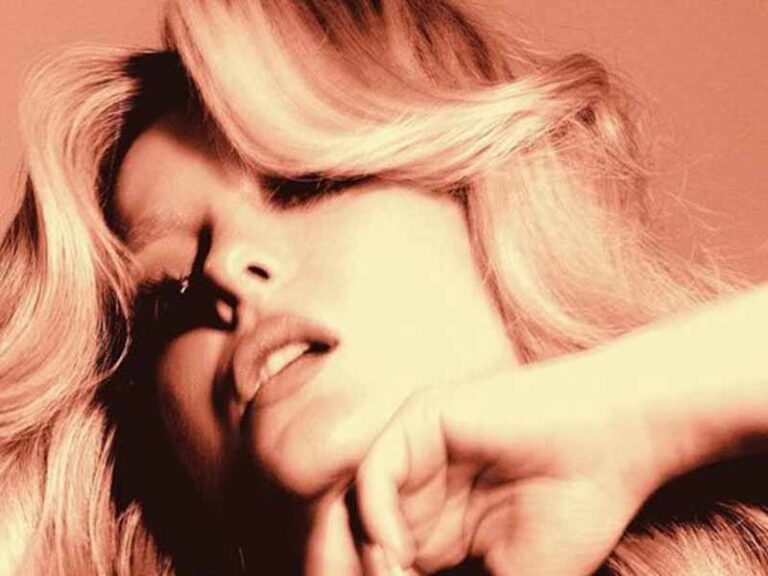 آهنگ انگلیسی Call on Me از Bebe Rexha به همراه متن و ترجمه مجزا