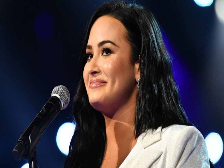 آهنگ انگلیسی Anyone از Demi Lovato به همراه متن و ترجمه مجزا