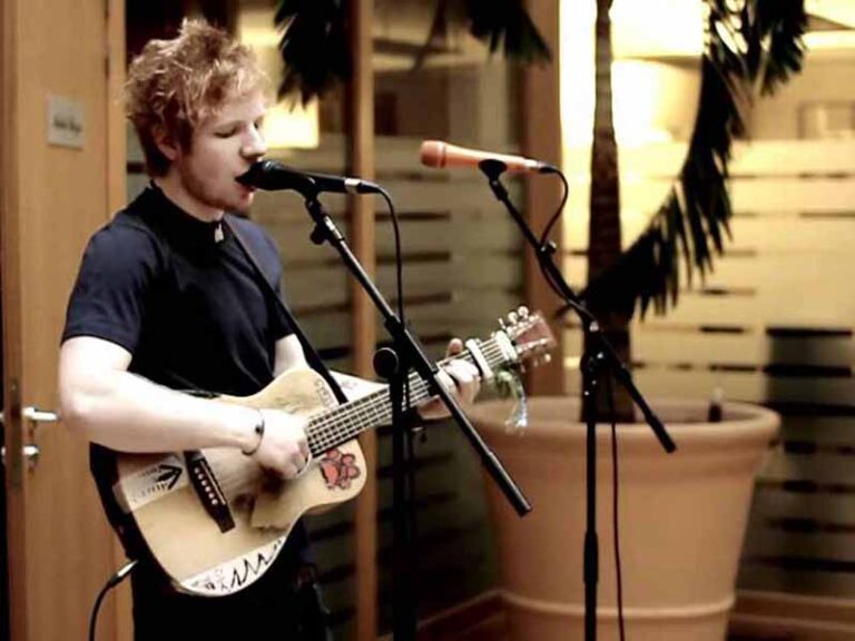 آهنگ انگلیسی Grade 8 از Ed Sheeran به همراه متن و ترجمه مجزا