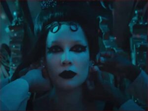 آهنگ انگلیسی Easier than Lying از Halsey به همراه متن و ترجمه مجزا