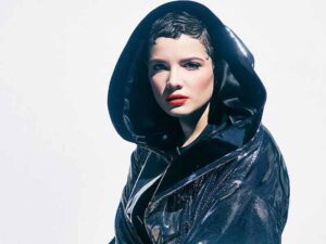 آهنگ انگلیسی Graveyard از Halsey به همراه متن و ترجمه مجزا