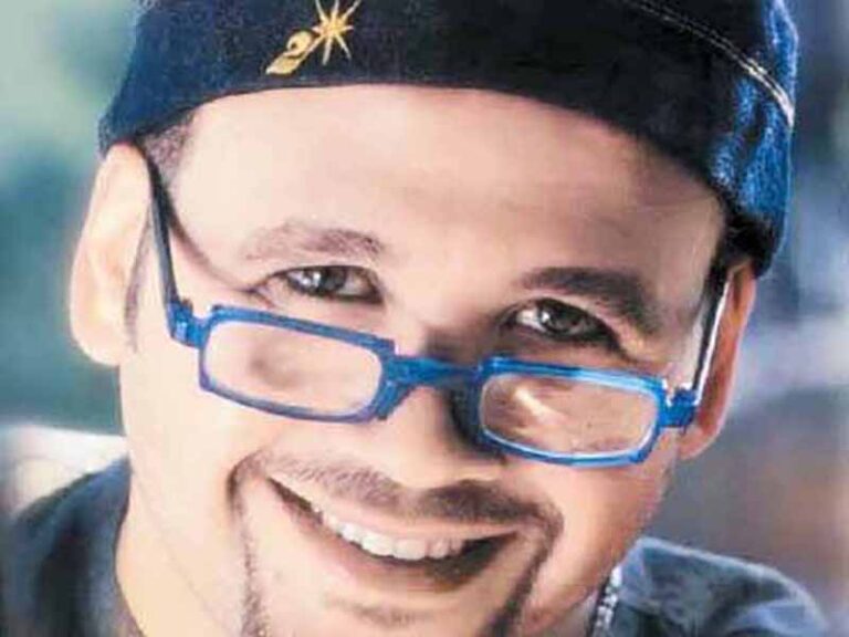 آهنگ عربی “سامع قلبي” از هشام عباس به همراه متن و ترجمه مجزا