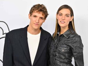 آهنگ فرانسوی Ensemble از Aliocha Schneider و Charlotte Cardin به همراه متن و ترجمه مجزا