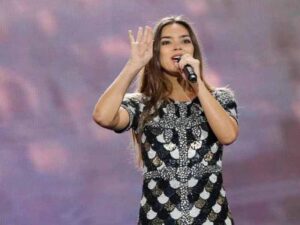 آهنگ فرانسوی Ma peau aime از Alma به همراه متن و ترجمه مجزا