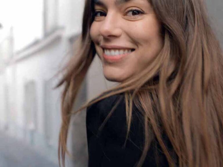 آهنگ فرانسوی Requiem از Alma به همراه متن و ترجمه مجزا