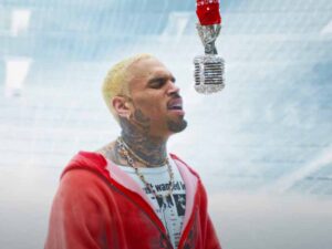 آهنگ انگلیسی Residuals از Chris Brown به همراه متن و ترجمه مجزا
