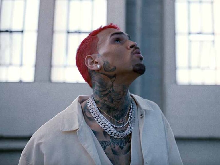 آهنگ انگلیسی Under The Influence از Chris Brown به همراه متن و ترجمه مجزا